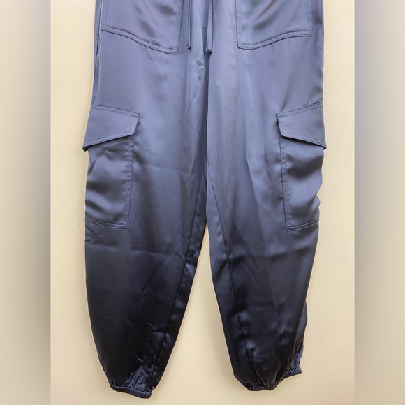 BANANA REPUBLIC NWT WOMEN’S SATIN CARGO JOGGER IN PREPPY NAVY SZ M - Picture 6 of 8